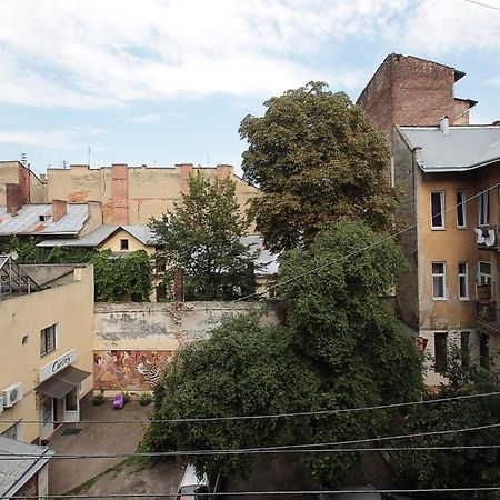 Buk Apartments On Doroshenka 29 Lviv Buitenkant foto