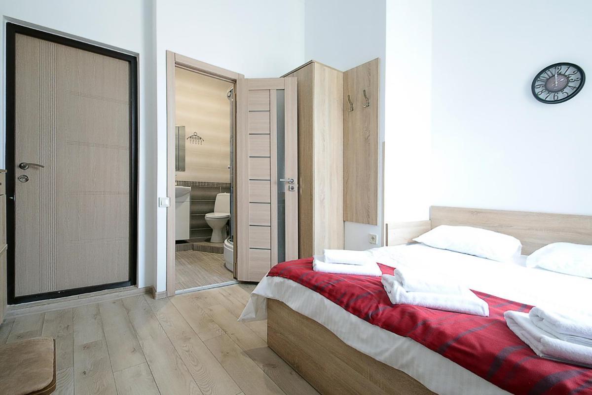 Buk Apartments On Doroshenka 29 Lviv Buitenkant foto