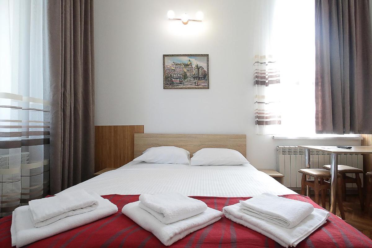Buk Apartments On Doroshenka 29 Lviv Buitenkant foto