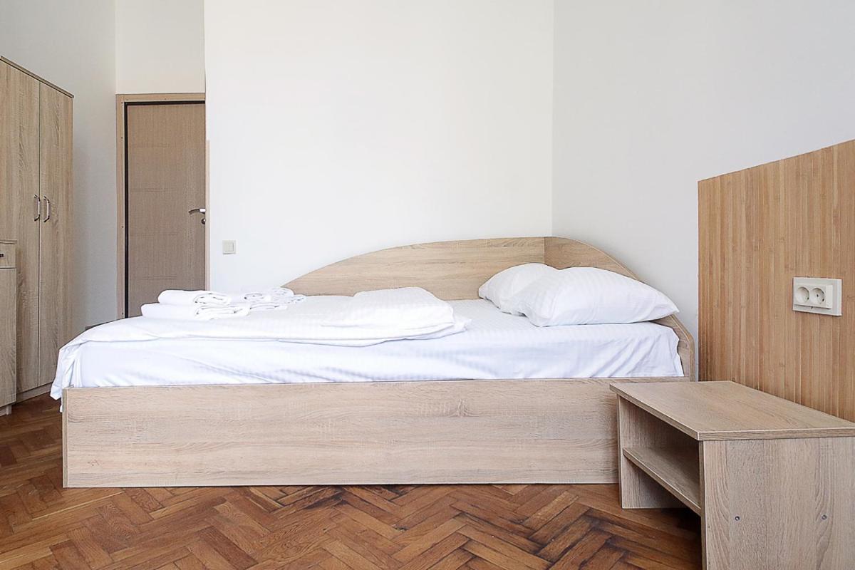 Buk Apartments On Doroshenka 29 Lviv Buitenkant foto