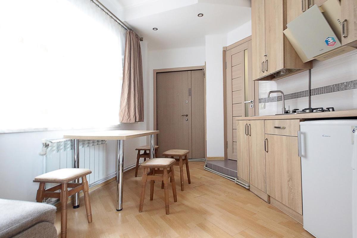 Buk Apartments On Doroshenka 29 Lviv Buitenkant foto