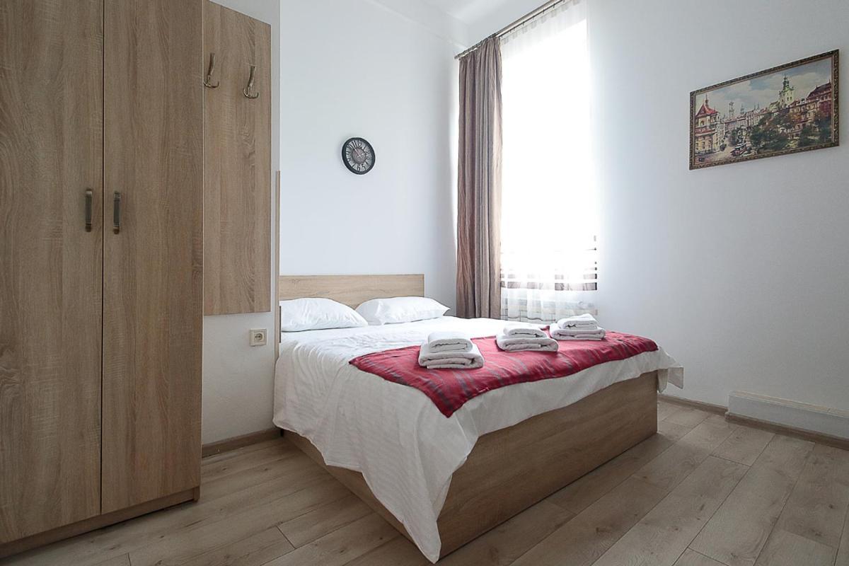 Buk Apartments On Doroshenka 29 Lviv Buitenkant foto