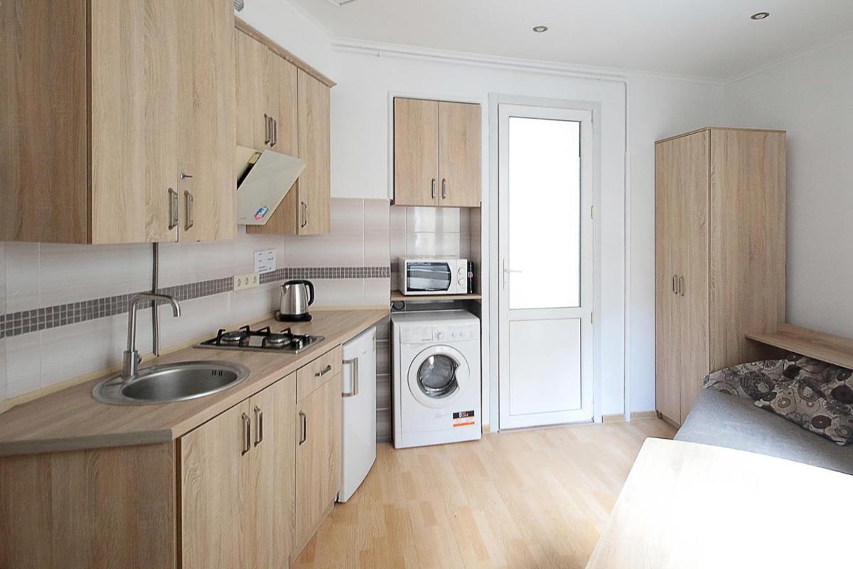 Buk Apartments On Doroshenka 29 Lviv Buitenkant foto