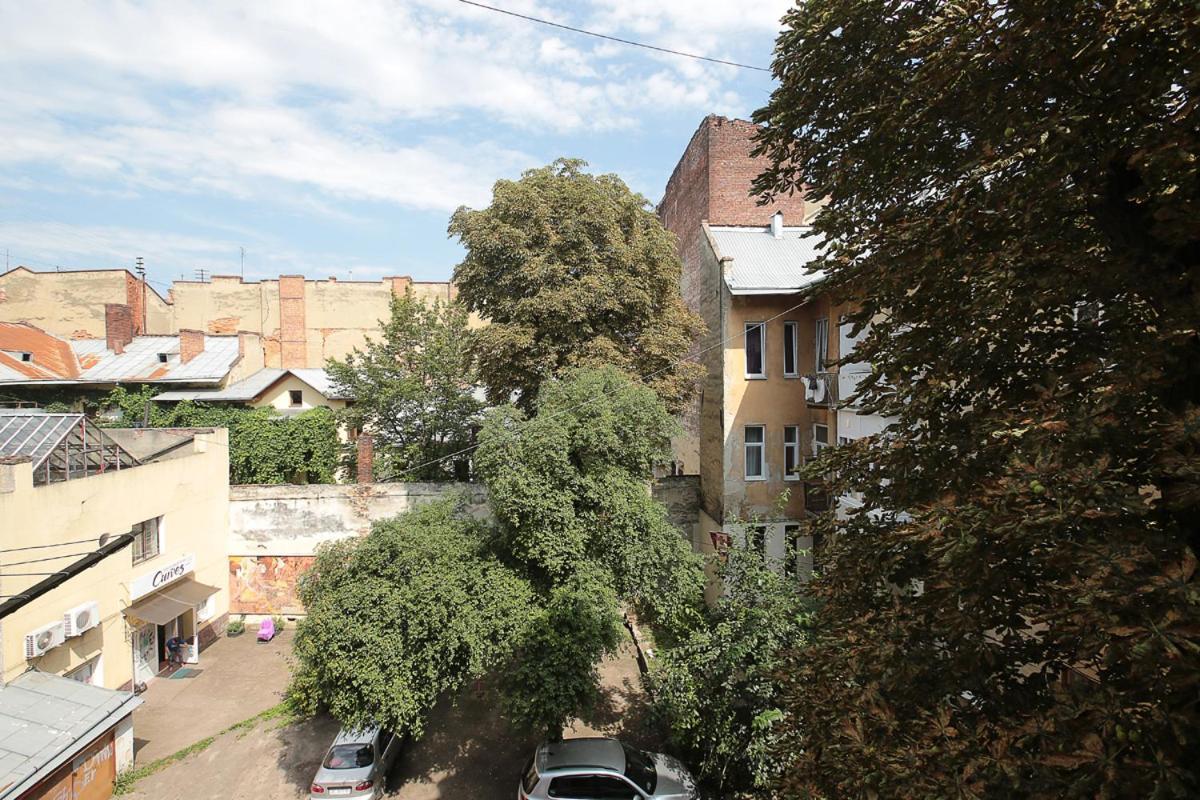 Buk Apartments On Doroshenka 29 Lviv Buitenkant foto