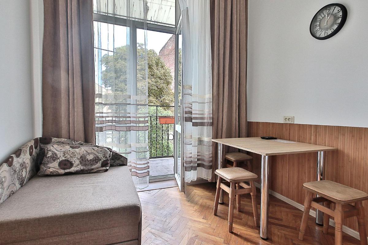 Buk Apartments On Doroshenka 29 Lviv Buitenkant foto