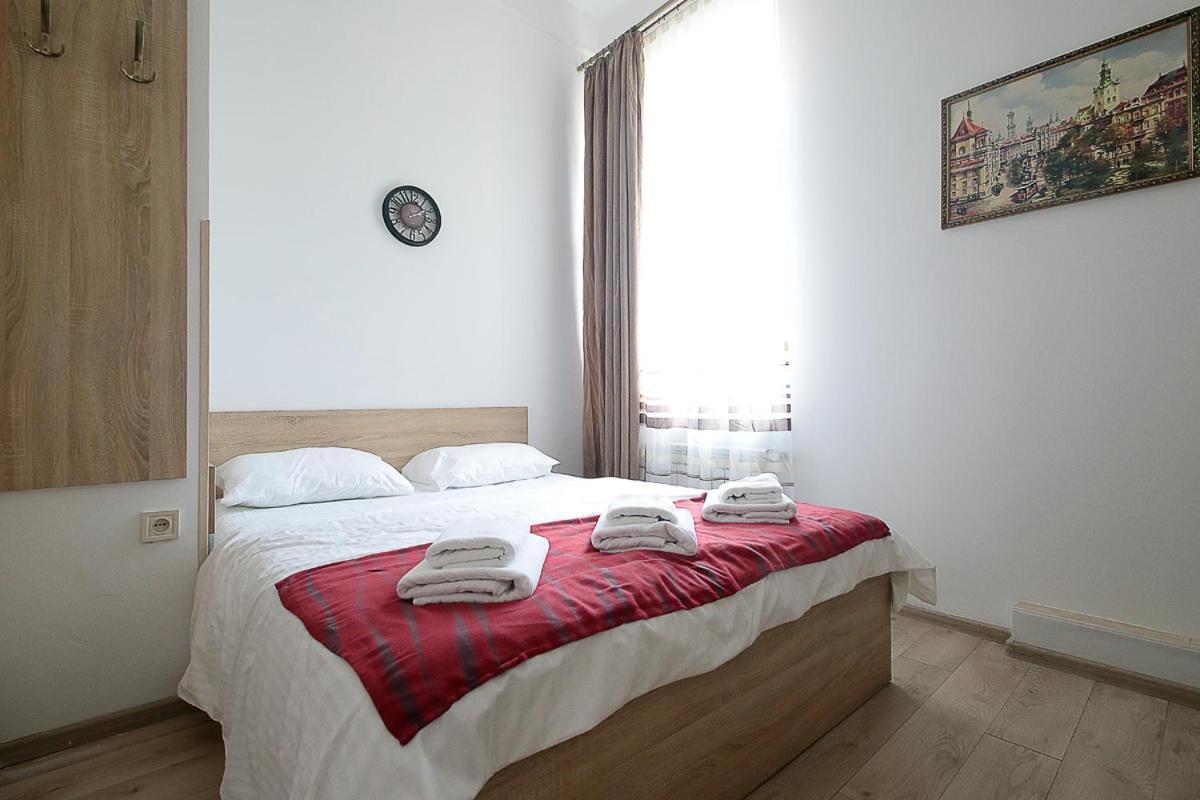 Buk Apartments On Doroshenka 29 Lviv Buitenkant foto