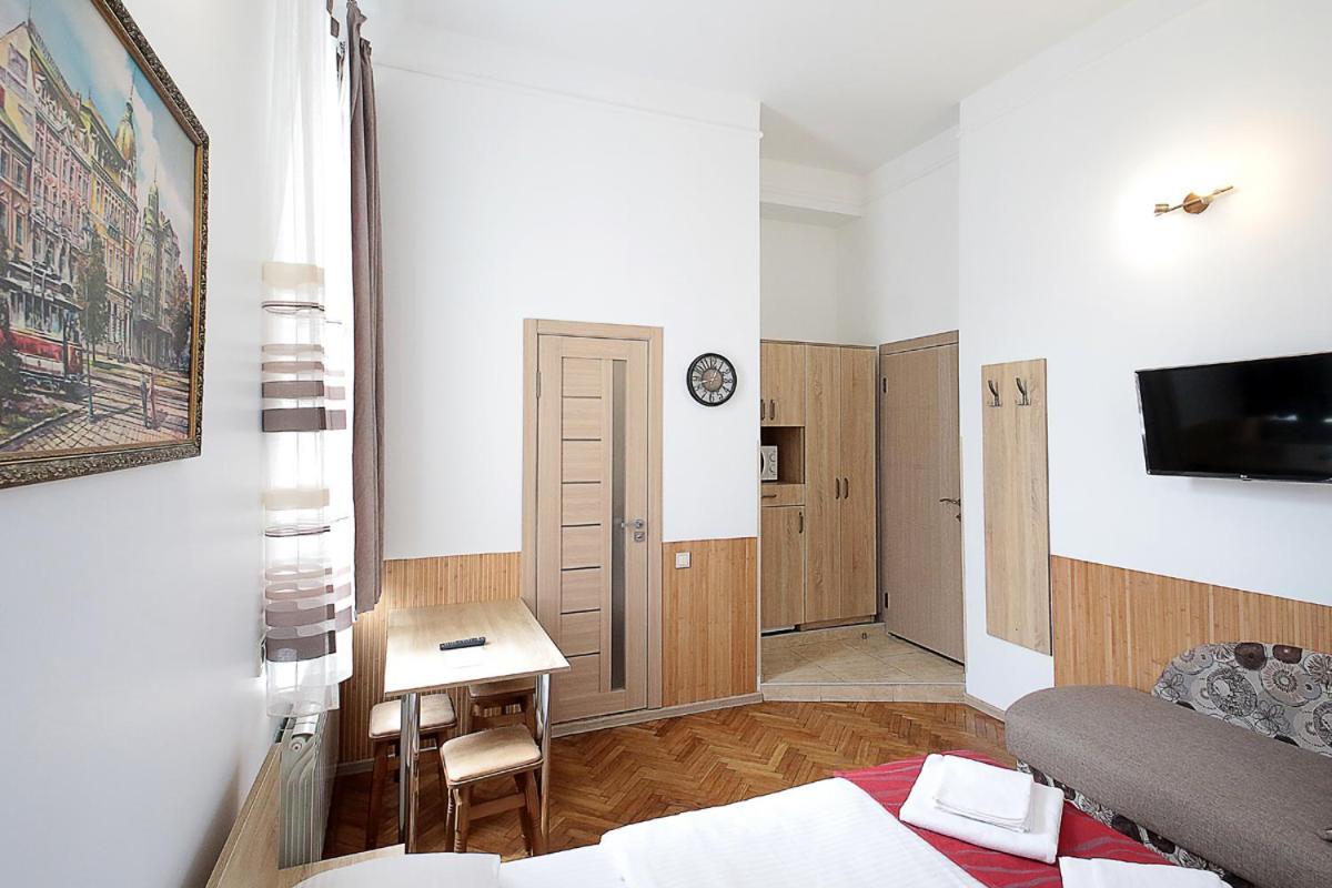 Buk Apartments On Doroshenka 29 Lviv Buitenkant foto