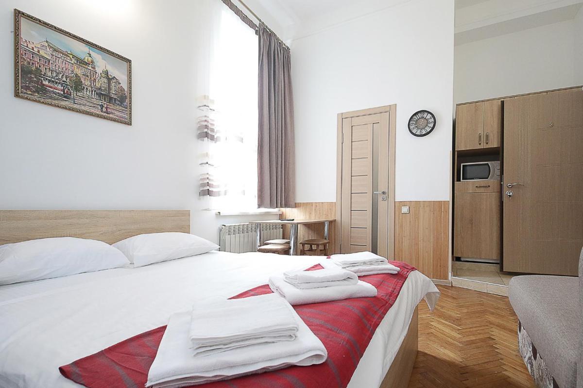 Buk Apartments On Doroshenka 29 Lviv Buitenkant foto
