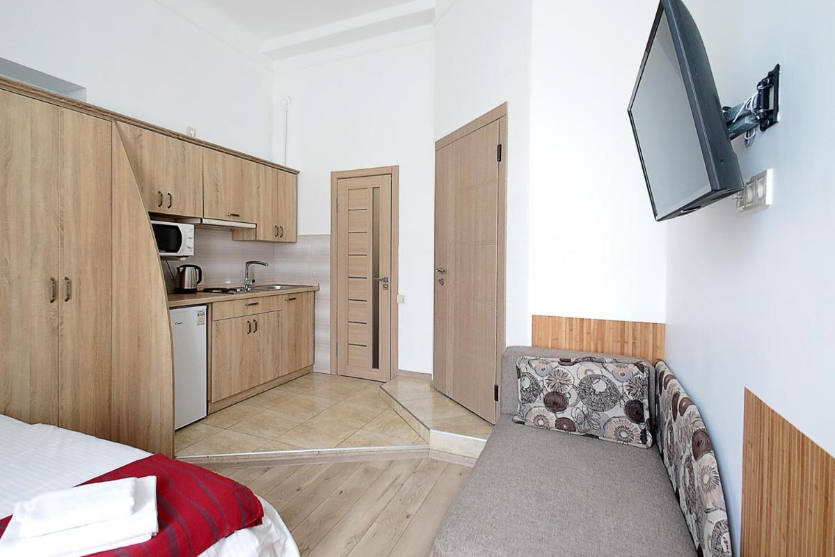 Buk Apartments On Doroshenka 29 Lviv Buitenkant foto