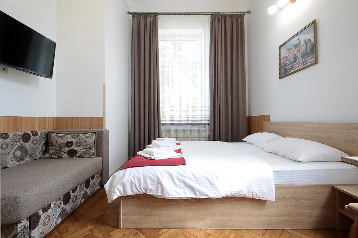 Buk Apartments On Doroshenka 29 Lviv Buitenkant foto