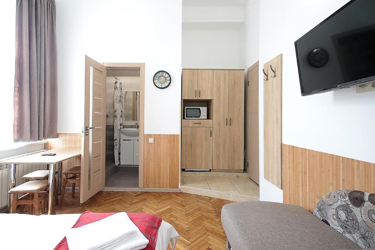 Buk Apartments On Doroshenka 29 Lviv Buitenkant foto