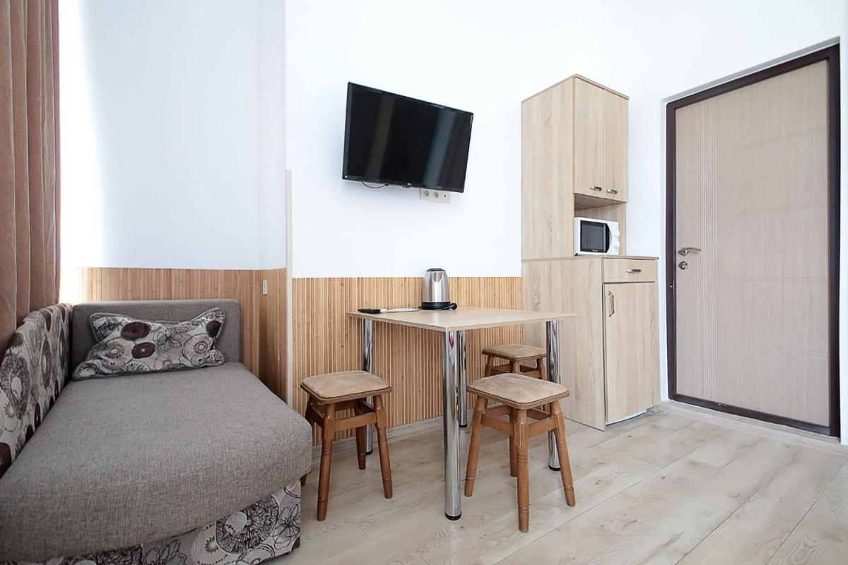 Buk Apartments On Doroshenka 29 Lviv Buitenkant foto