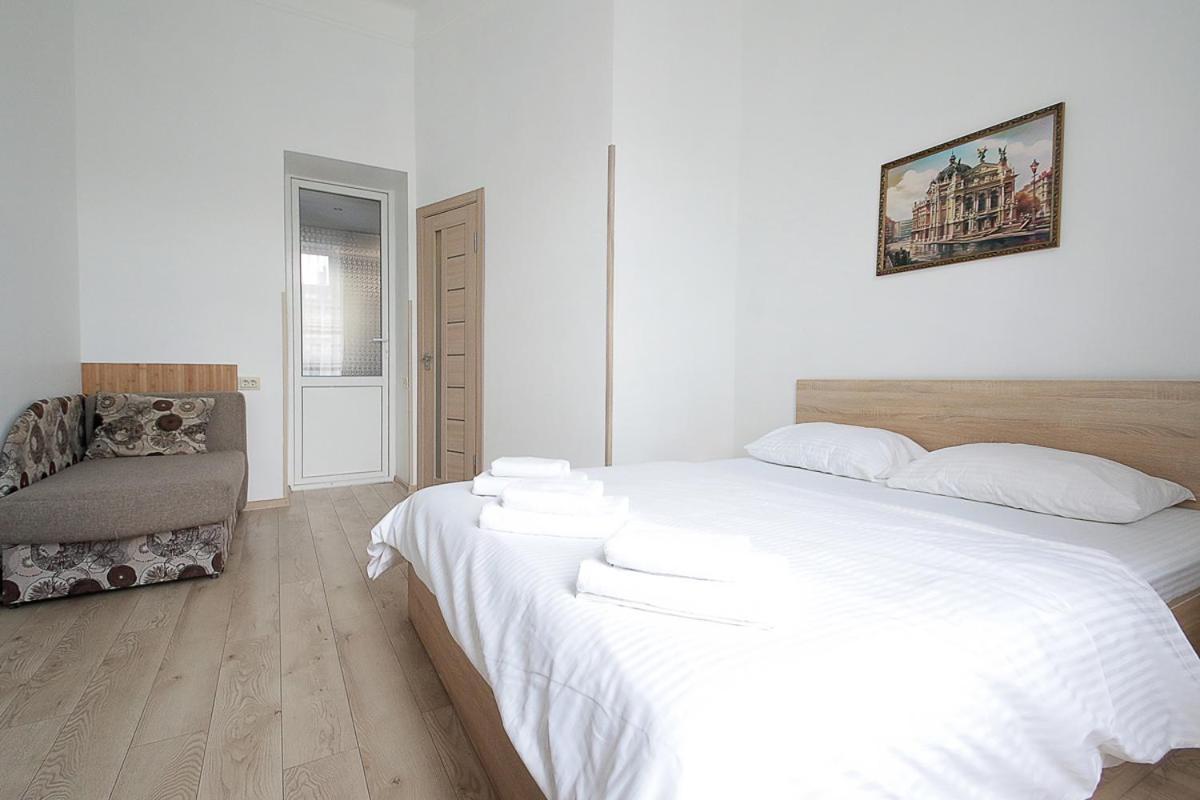 Buk Apartments On Doroshenka 29 Lviv Buitenkant foto