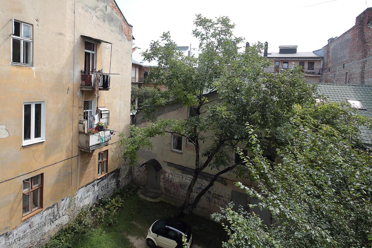 Buk Apartments On Doroshenka 29 Lviv Buitenkant foto
