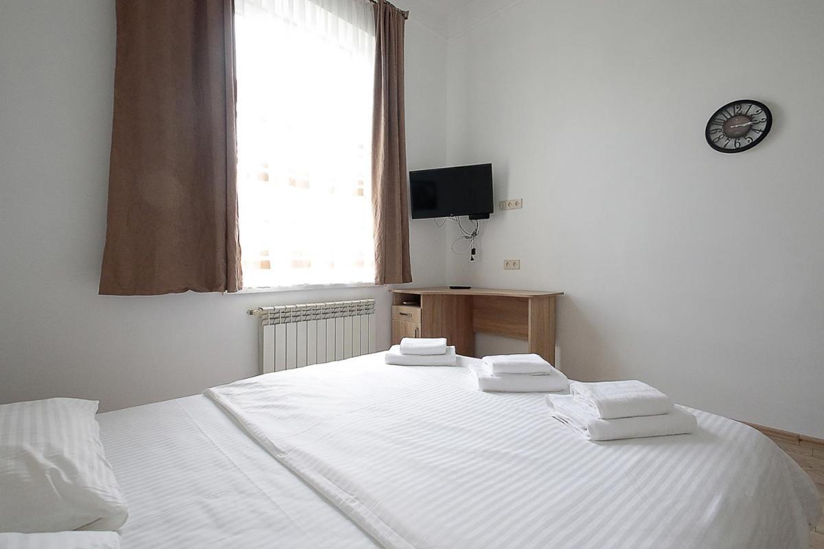 Buk Apartments On Doroshenka 29 Lviv Buitenkant foto