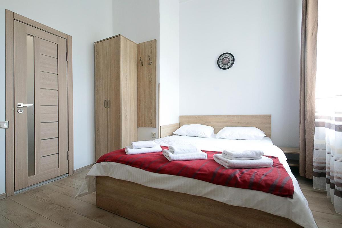 Buk Apartments On Doroshenka 29 Lviv Buitenkant foto