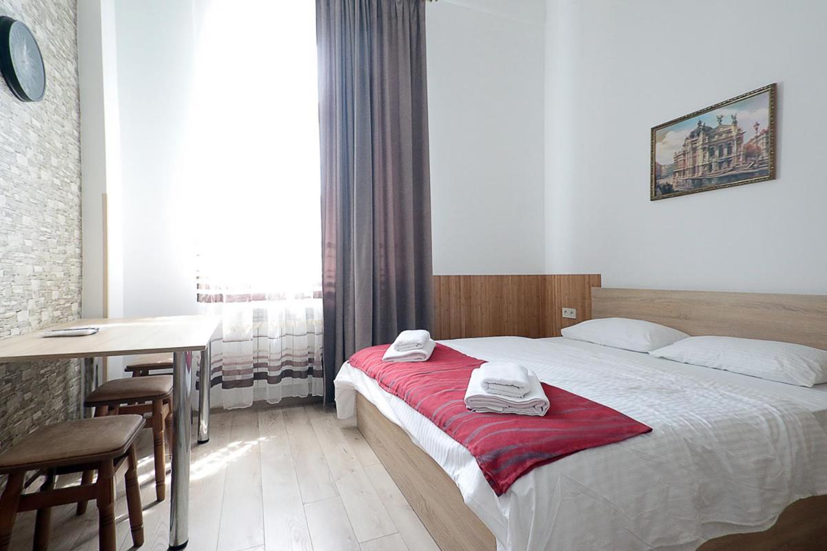 Buk Apartments On Doroshenka 29 Lviv Buitenkant foto