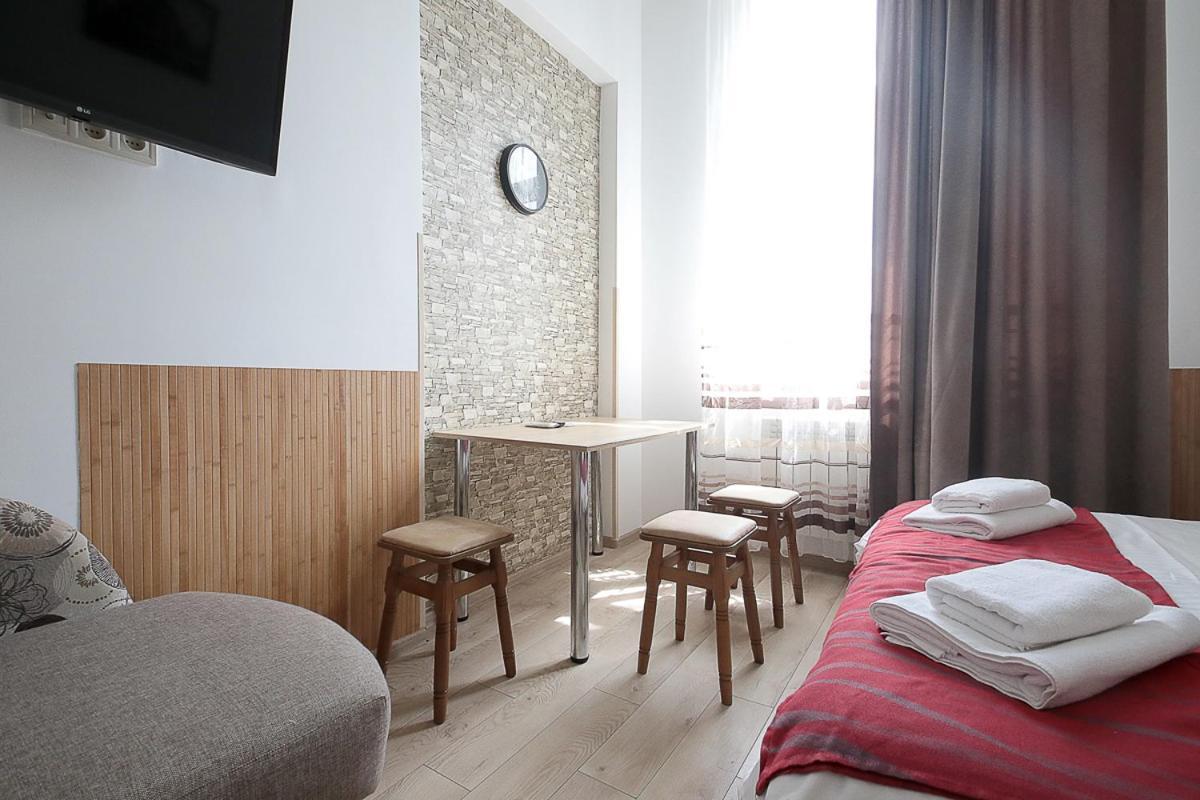 Buk Apartments On Doroshenka 29 Lviv Buitenkant foto